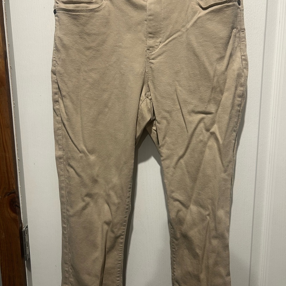 Coldwater Creek Khaki Crop Jeans apx Ins 21”